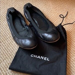 Traditional Chanel Black Leather Ballerina Shoes